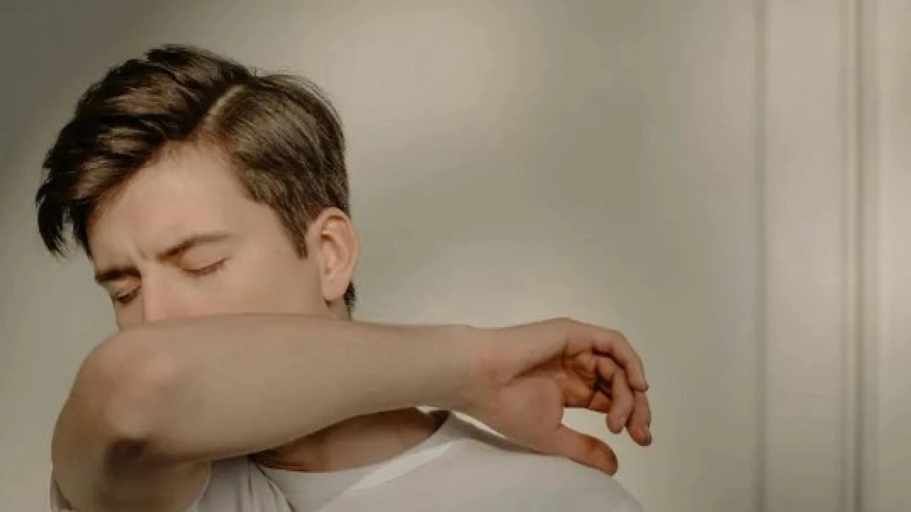 Foto - Bir efane daha çürüdü: Gözleriniz açık hapşırırsanız ne olur?