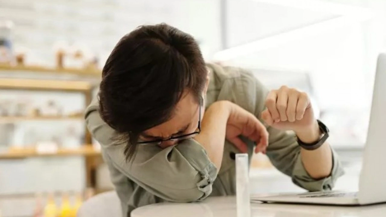 Foto - Bir efane daha çürüdü: Gözleriniz açık hapşırırsanız ne olur?