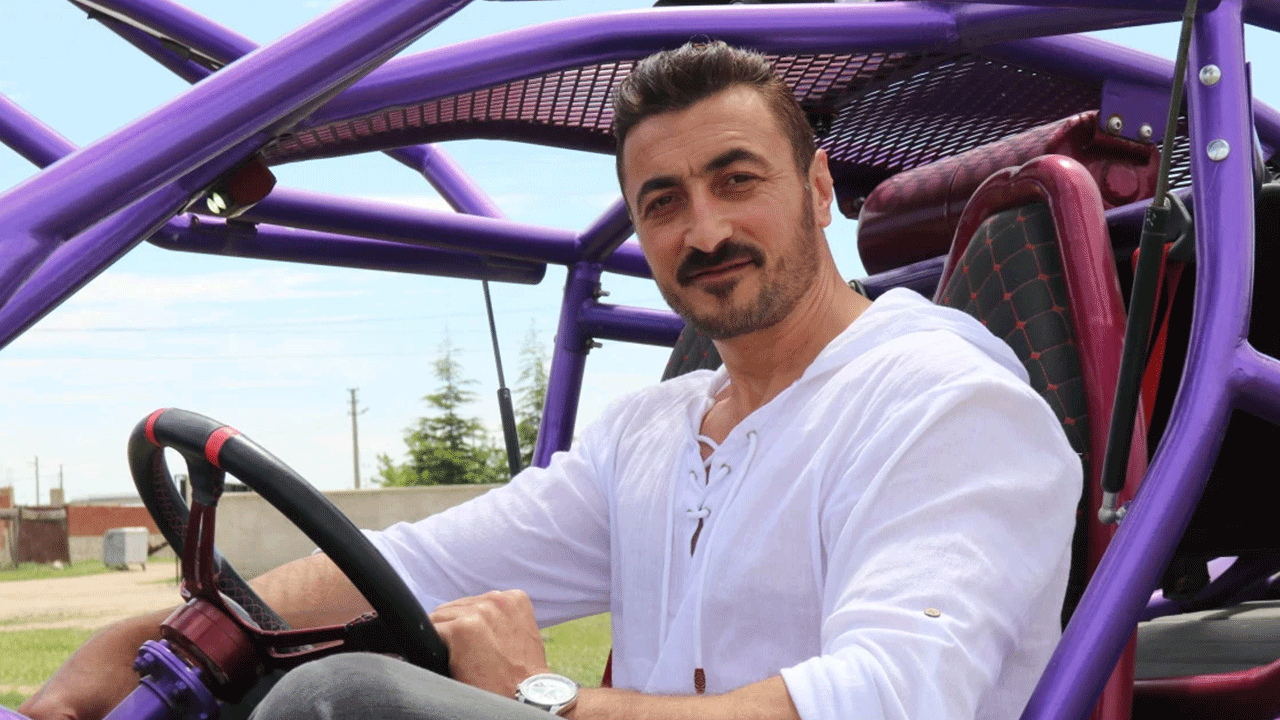 Foto - Bir filmden etkilendi: 13 ayda sıfırdan arazi aracı yaptı!