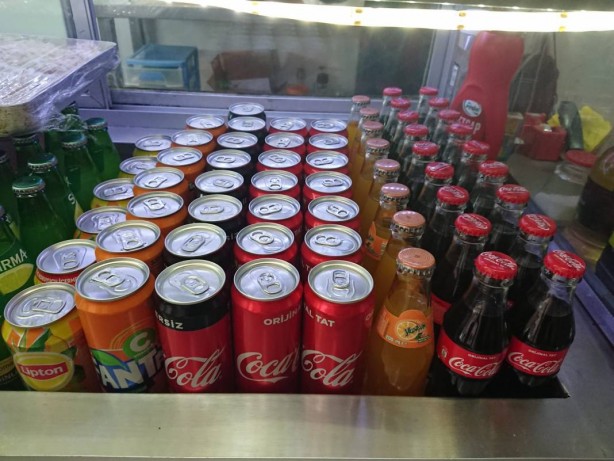 Foto - Bir firma daha yerli kola ve fanta üretti! Fiyatı, Coca Cola'nın market raflarından inmesine sebep olacak