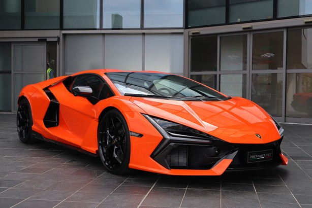 Foto - Bir garip durum! Neredeyse her marka elektriklendi! O şirket içten yanmalı motorları bırakmıyor!