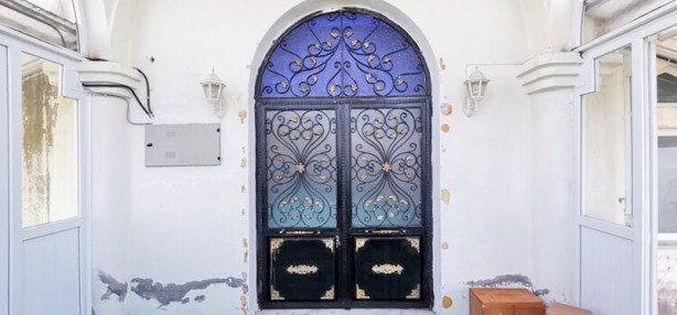 Foto - Bir garip fikir ayrılığı; hayır mı, şer mi? Cami kapısı tartışmasında mahkemelik oldular