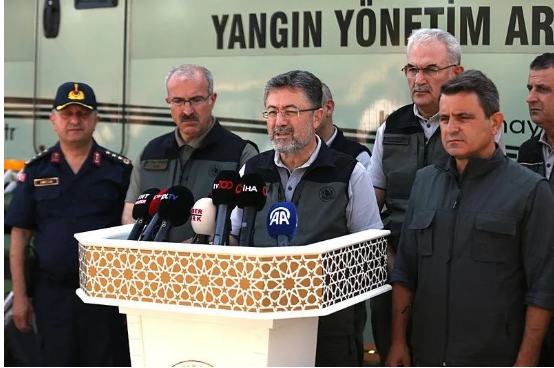 Foto - Bir günde 47 yangın olur mu? Bu işte bir iş var… Bakan açıkladı: Gözaltılar var