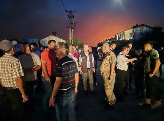 Foto - Bir günde 47 yangın olur mu? Bu işte bir iş var… Bakan açıkladı: Gözaltılar var