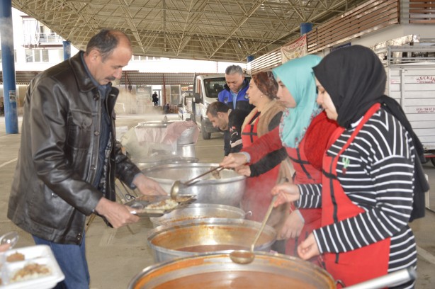 Foto - Bir il alarm veriyor! Binlerce kişi toplanıp yağmur duasına çıktı