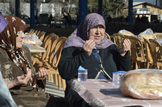 Foto - Bir il alarm veriyor! Binlerce kişi toplanıp yağmur duasına çıktı