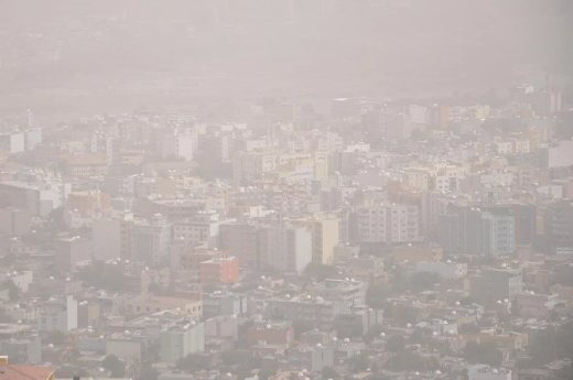Bir ilçeyi heyecan sardı! Ekipler petrol emareleri üzerine bölgeye koştu, yerin altından fışkırması an meselesi