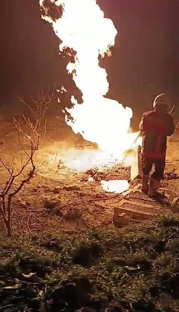 Bir ili ayağa kaldıran gelişme! Su ararken gaz bulundu, herkes şaşkın