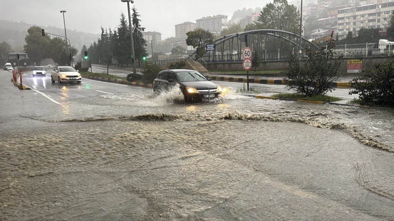 Foto - Bir ili daha sağanak vurdu