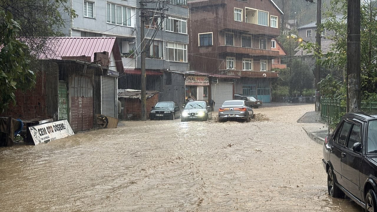 Foto - Bir ili daha sağanak vurdu