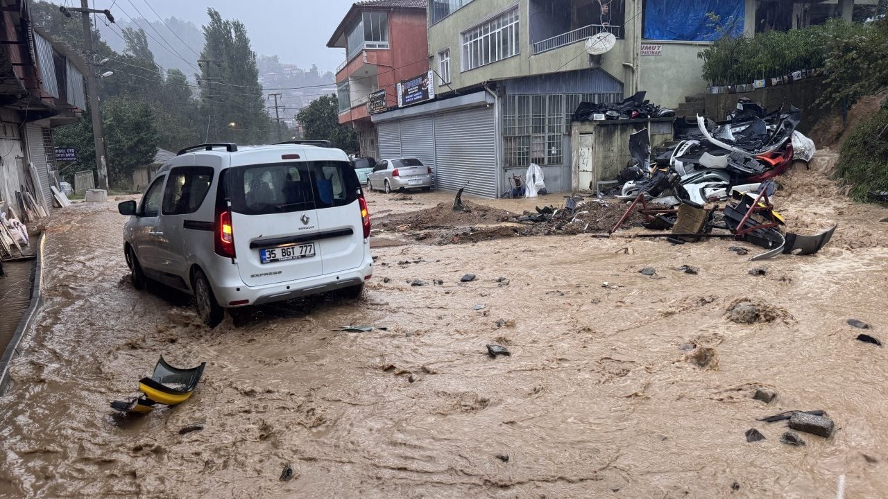 Foto - Bir ili daha sağanak vurdu