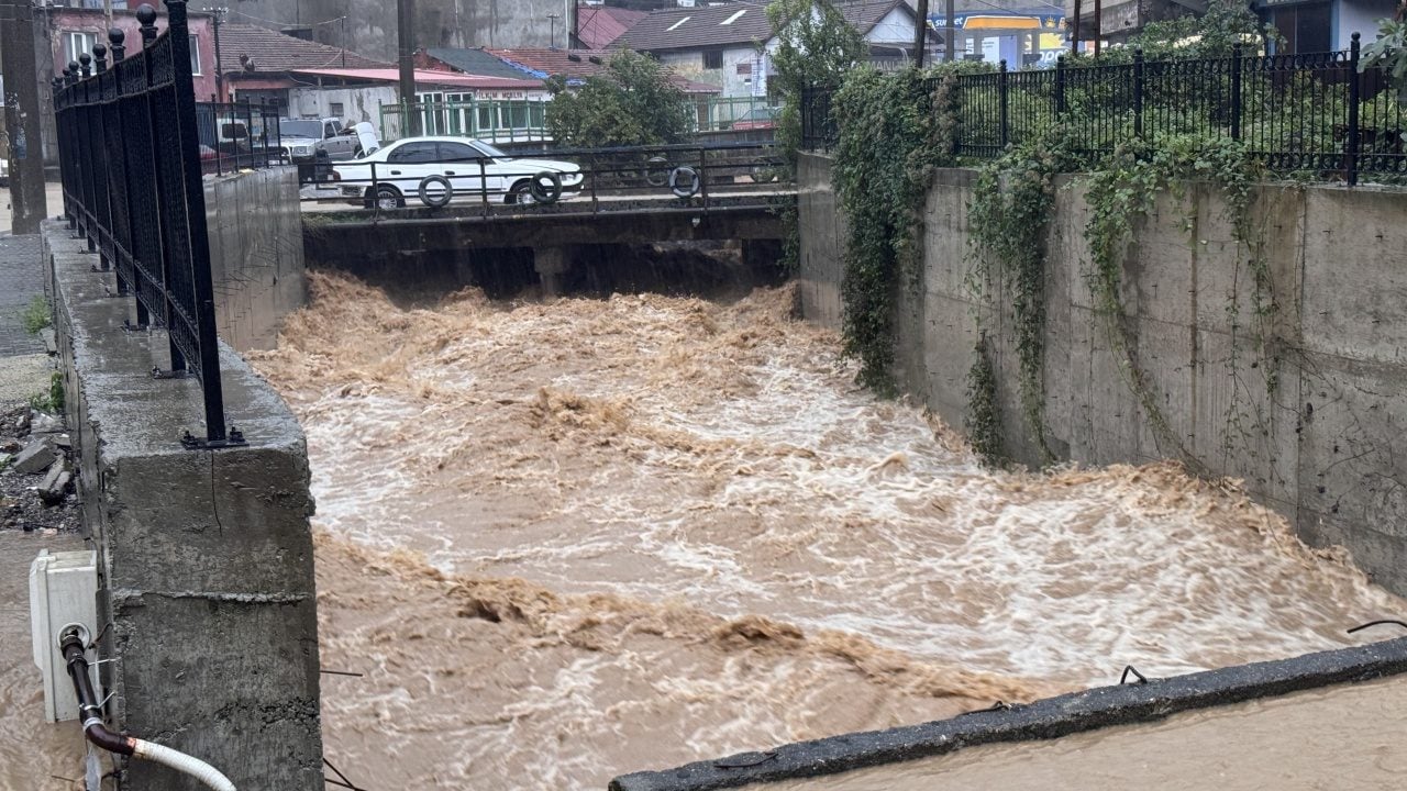 Foto - Bir ili daha sağanak vurdu