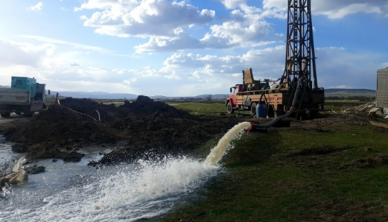 Foto - Bir ilimizde 'Ya Allah bismillah' deyip sondajı vurdular! Yerin altından fışkıracak diye herkes bekliyor