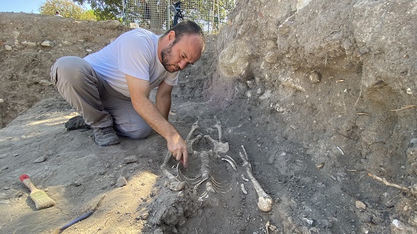 Foto - Bir ilk yaşanacak! Kazıda bulunan Troyalı kafatası yüzlendirilecek