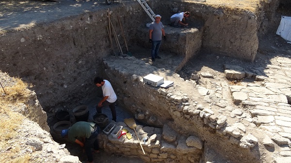 Foto - Bir ilk yaşanacak! Kazıda bulunan Troyalı kafatası yüzlendirilecek