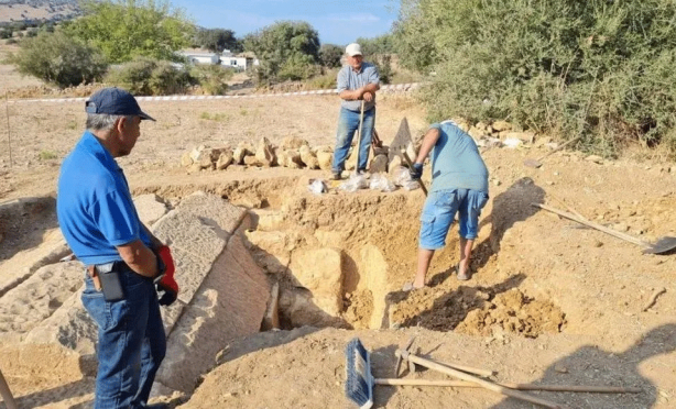 Foto - Bir ilk yaşandı! Çiftçinin tarlasından hazine fışkırdı