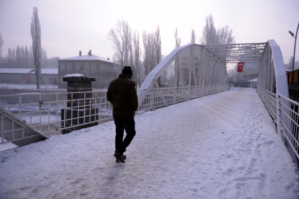 Bir kentimiz buz tuttu! Termometreler -21 dereceyi gördü