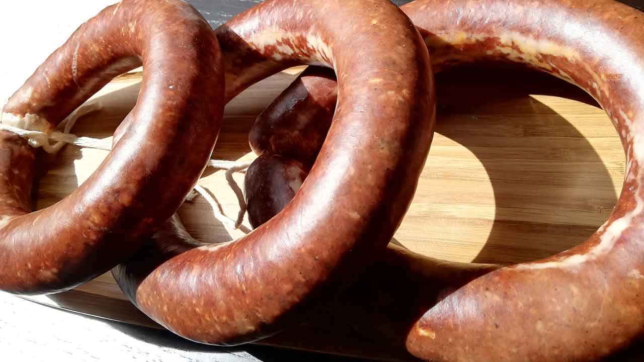 Foto - Bir kentin koşa koşa satın aldığı sucuk hileli çıktı! Herkes isyanda