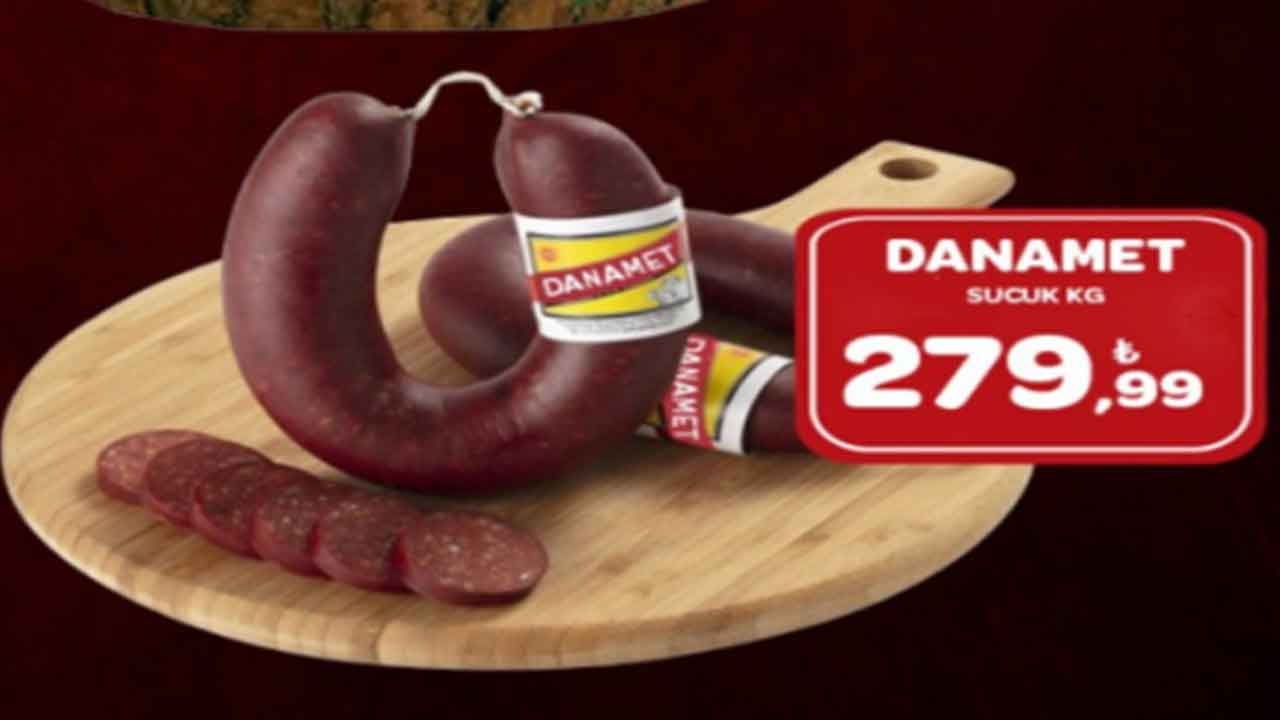 Foto - Bir kentin koşa koşa satın aldığı sucuk hileli çıktı! Herkes isyanda