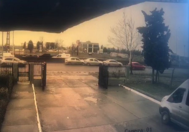 Bir korna çaldı! Olanlar oldu