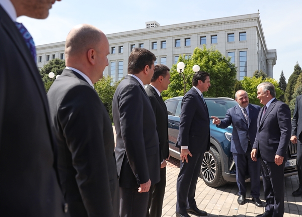 Foto - Bir lider daha TOGG'u teslim aldı... Cumhurbaşkanı Erdoğan'dan "hayırlı olsun" mesajı
