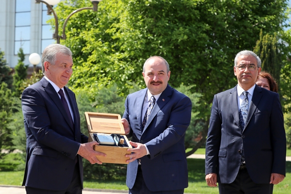 Foto - Bir lider daha TOGG'u teslim aldı... Cumhurbaşkanı Erdoğan'dan "hayırlı olsun" mesajı