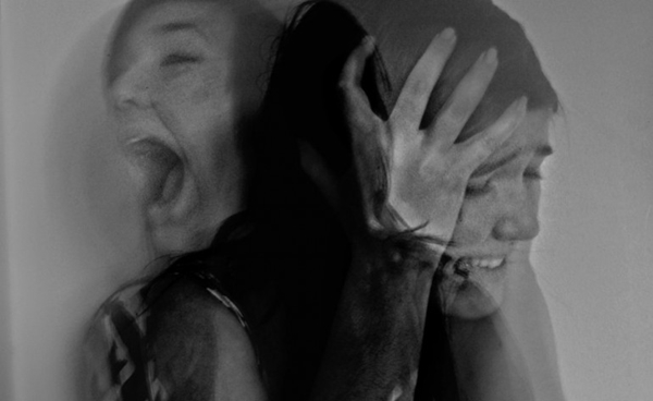 Foto - Bir neşeli bir üzgün mü oluyorsunuz? Bipolar bozukluk hastası olabilirsiniz!