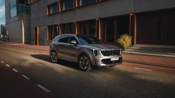 Foto - Bir otomobilden daha fazlası! Kia’nın efsane modeli yenilenen yüzüyle Türkiye’de! Konfor desen onda, teknoloji desen onda! 