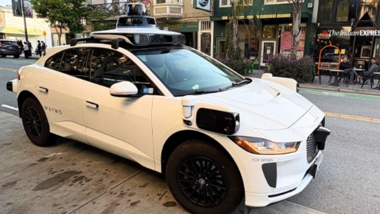 Foto - Bir polisin en çaresiz anı: Hatalı dönüş yapan araca ceza kesemedi!