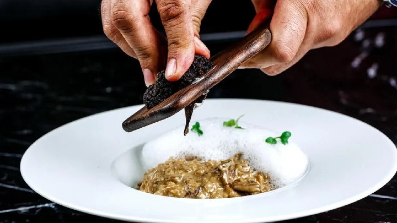 Bir porsiyonu 28 bin lira! İşte dünyanın en pahalı 10 yiyeceği! 