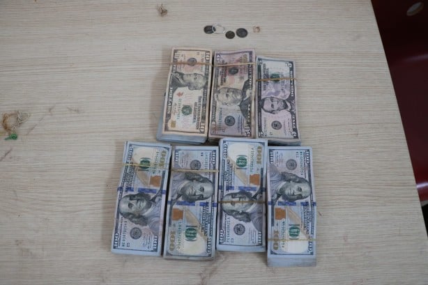 Foto - Bir poşet dolusu dolar bulan din görevlileri bakın ne yaptı! Şaşkına çeviren olay