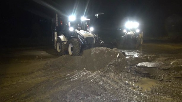 Foto - Bir saat süren sağanak sağış hayatı felç etti!