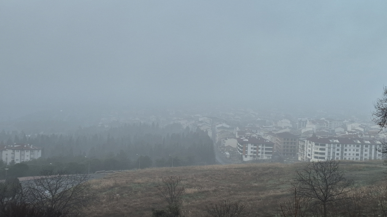 Foto - Bir şehir resmen yok oldu! Mistik bir hava! Doğa adeta beyaza büründü