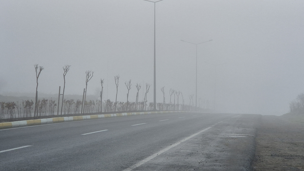 Foto - Bir şehir resmen yok oldu! Mistik bir hava! Doğa adeta beyaza büründü