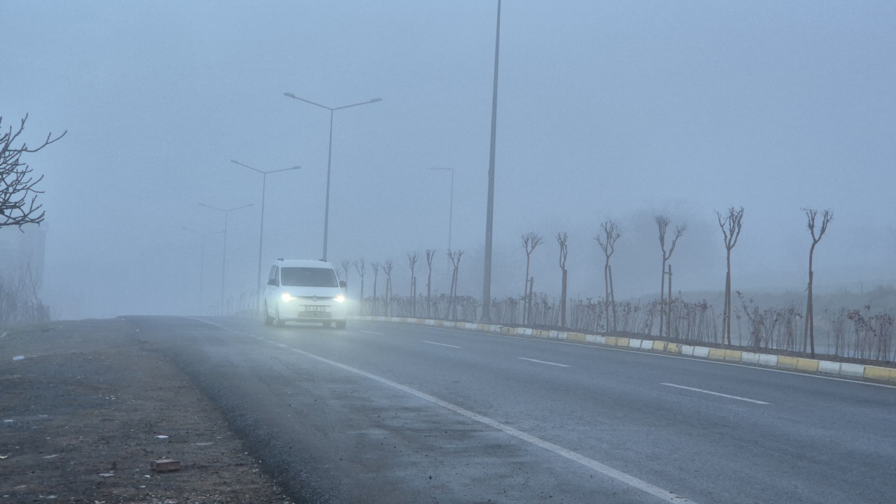 Foto - Bir şehir resmen yok oldu! Mistik bir hava! Doğa adeta beyaza büründü