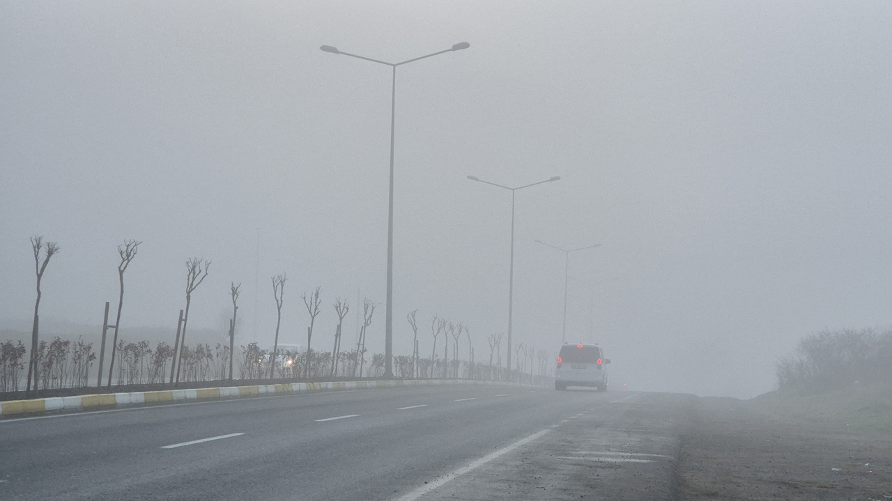 Foto - Bir şehir resmen yok oldu! Mistik bir hava! Doğa adeta beyaza büründü