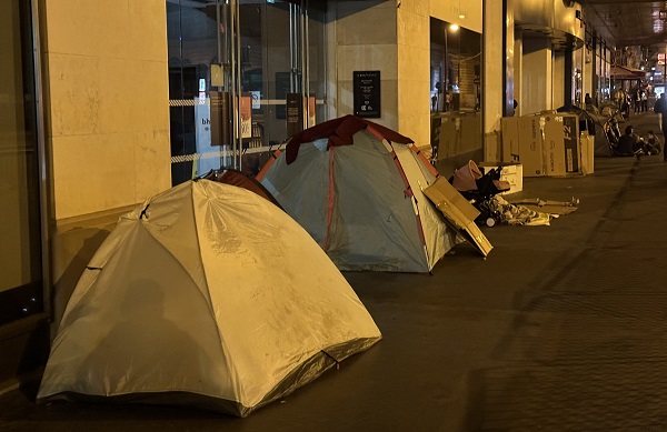 Foto - Bir senede yüzde 10 arttı! Medeni Avrupa'da insanlar sokakta yaşıyor