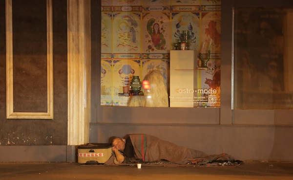 Foto - Bir senede yüzde 10 arttı! Medeni Avrupa'da insanlar sokakta yaşıyor