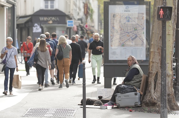 Foto - Bir senede yüzde 10 arttı! Medeni Avrupa'da insanlar sokakta yaşıyor
