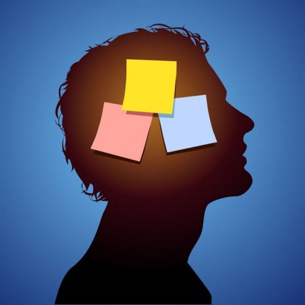 Foto - Bir şey ezberlemeden önce yumruğunuzu sıkarsanız...