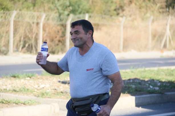 Foto - Bir şişe suyla insanların iş yorgunluğunu alıyor