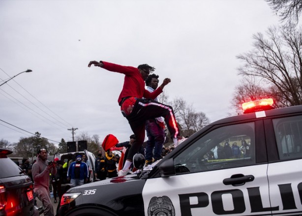 Foto - Bir siyahi daha öldürüldü! ABD'de sokaklar karıştı