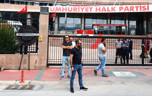 Foto - Bir siyasi parti için bundan daha büyük ayıp yok! Gaziler ve şehit aileleri CHP'nin kapısına dayandı