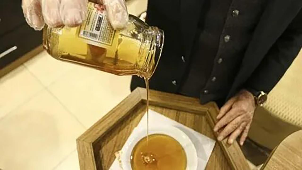 Foto - Bir skandal daha ve adres yine aynı! Bal diye sahtekârlık satmışlar