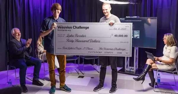 Foto - Bir SMS ile tarihe geçti! 21 yaşındaki genç 2000 yıl sonra bir ilki başardı