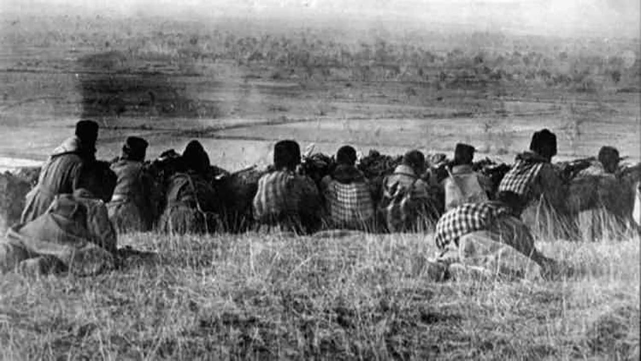 Foto - Bir subayın ihaneti! Önce şehri ve Türk askerlerini düşmana teslim etti, sonra oğlu o ülkeye büyükelçi oldu!