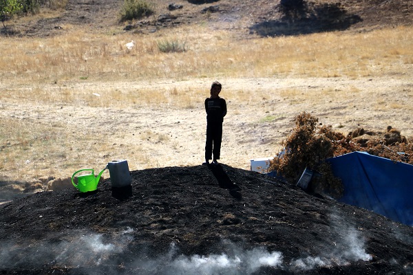 Foto - Bir tarafta ekmek savaşı bir tarafta çocukluğun güzelliği! Kömür karası böyle renkleniyor