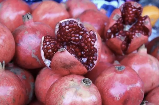 Foto - Bir tek ölüme çaresi yok! Kuran-ı Kerim'de adı birçok defa geçiyor! Bu meyve Türkiye'de pazarda, markette yerini aldı! 