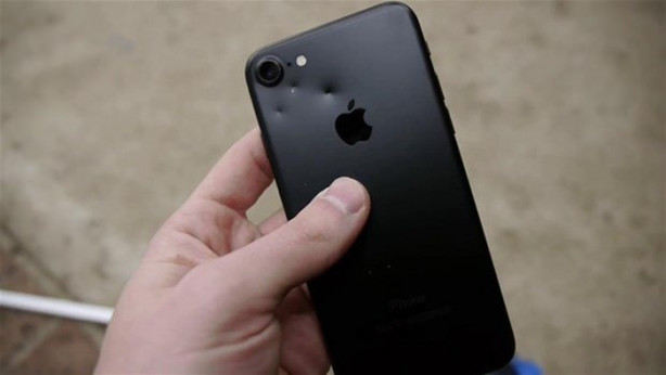 Foto - Bir timsah iPhone 7'yi ısırırsa ne olur?