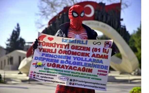 Foto - Bir tuhaf olay… Bayram namazından apar topar çıkarılmıştı! Örümcek Adam, imamla olan konuşmasının perde arkasını anlattı